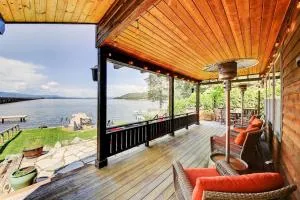 Lakefront property w/boat lift - Lignite