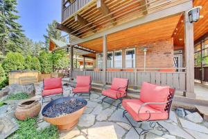 Lakefront property wboat lift