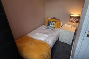 Peaceful Home from Home - Spacious 3 Bedroom House Accommodating 7 - Ideal for Families and Workers