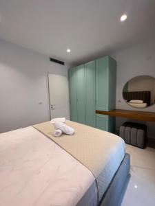 Mumbas Apartment 1