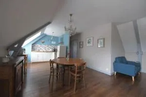 Auprès de mon arbre - 圣伊莱尔迪阿尔库厄