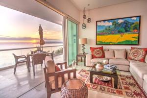 Nova - Beachfront Condo with Private Office & Panoramic Views