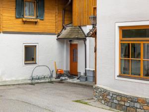 Apartment in Mariapfarr near Ski Slopes