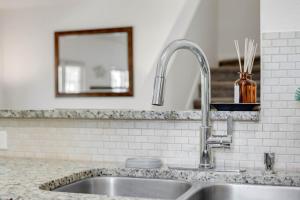 4 Bedrooms 3 Bathrooms Lucaya Village 11-104