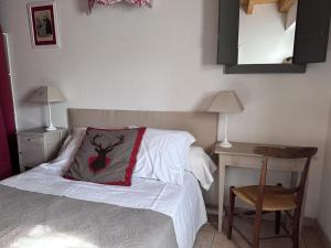 Maisons de vacances Gite Toulon-sur-Allier, 3 pieces, 4 personnes - FR-1-489-463 : photos des chambres