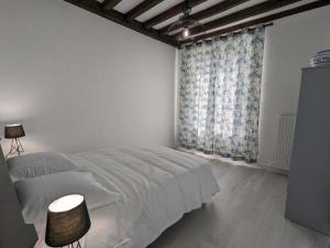 Maisons de vacances Gite Bellon, 3 pieces, 4 personnes - FR-1-653-239 : photos des chambres