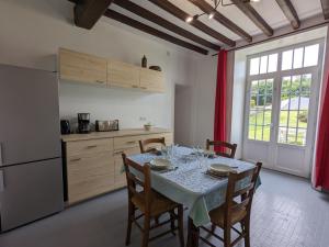 Maisons de vacances Gite Bellon, 3 pieces, 4 personnes - FR-1-653-239 : photos des chambres