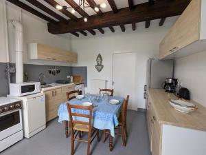 Maisons de vacances Gite Bellon, 3 pieces, 4 personnes - FR-1-653-239 : photos des chambres