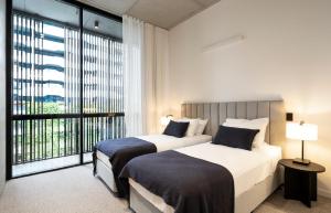 Alfred & Turner Apartments, Luxury 2 Bedroom Condos in the heart of the Valley