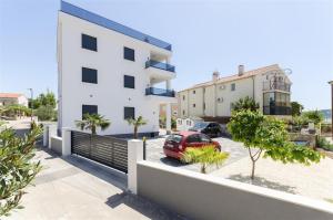 Apartments Ivan M- 20m to the beach