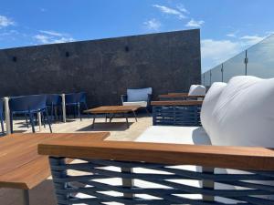 Menesse Midtown 2 206 y 209