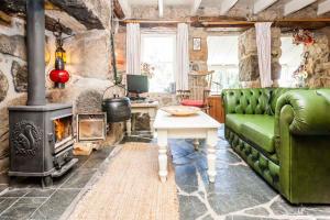 Penrose Beach Cottage Sea Views Garden Patio