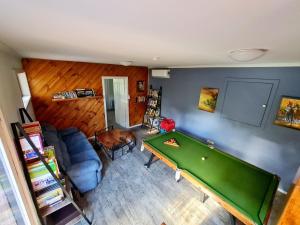 Wahroonga home among the Gum trees in Warburton