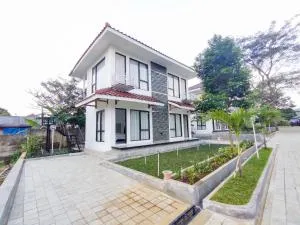 RedDoorz at Batutulis Bogor Villa Papatong by M - Muara
