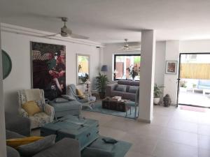 Preciosa casa de lujo con piscina-150m de la playa