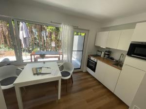 ROSMARIN - Kuschelige Fewo - Romantik & Entspannung im Whirlpool auf privater Terrasse, Ruhe & Hund willkommen - by FerienWohnenAmSee -