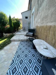 Villas VILLA Sybel au charme provencal : photos des chambres