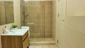 Modern Studio near Coresi Mall w. parking