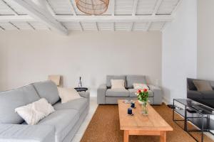 8 adultes - 2 enfants - Marais salants et plages