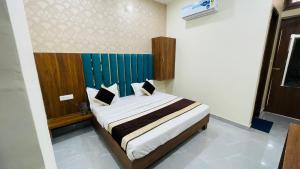 HOTEL AV GRAND