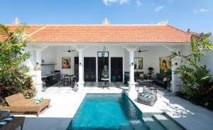 Martini Beachside Villa 1