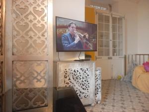 Door Nine -Townhouse with harbour views