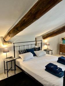 Villas Mas, clim, piscine chauffee, vue, proche Uzes : photos des chambres