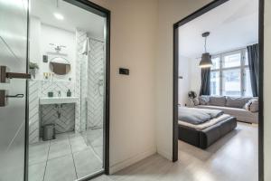 Sunny Central Apartment on Wenceslas Square by easyBNB