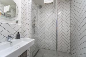 Sunny Central Apartment on Wenceslas Square by easyBNB