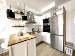 El Cocotero by the sea, desk,300mb fiber and terrace