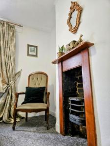 Cute Cottage in Egham Heathrow- 7 Guests 3 bedrooms