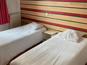 Hotels Hotel Les trois maures : photos des chambres