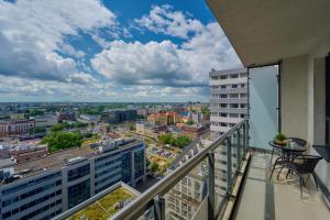 Odra Tower Apartment Center of Wrocław by Renters Prestige