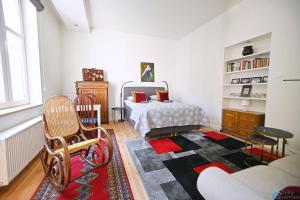Beige and Red 3city Studio in Sopot with Outdoor Parking by Noclegi Renters