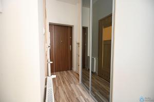 Beige and Red 3city Studio in Sopot with Outdoor Parking by Noclegi Renters