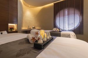 SUN & MOON, Riverside Hotel