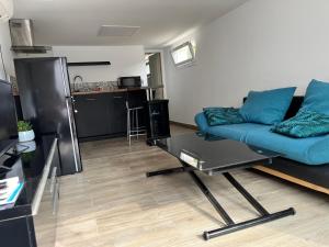 Appartements Charmant T2 tout equipe : photos des chambres