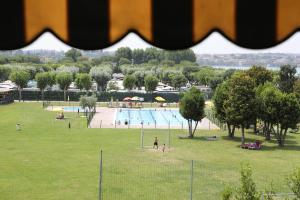Standard Doppelzimmer mit Balkon und Gartenblick