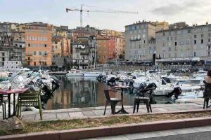 Appartements Bastia appartement face a la mer 100 m : photos des chambres