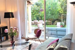 Villa dans un puits de verdure avec piscine résidentielle