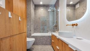 Nabrzeże Yacht Park, Sun & Snow