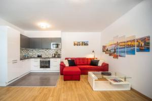 Grace Pine Apartment 1