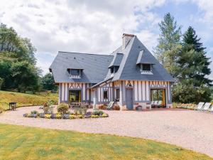 Villas Magnifique maison avec piscine - proche Deauville, Honfleur, Pont l'Eveque, Lisieux : photos des chambres