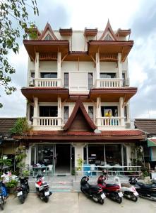 Holiday House Kata & Karon Phuket Hotel