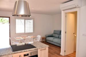 Casa Alex Torrevieja- Holiday House - con piscina comunitaria