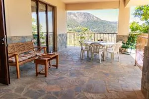 Stella's Country House - Tris Elies