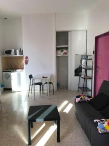 La MAISON DANTONIN