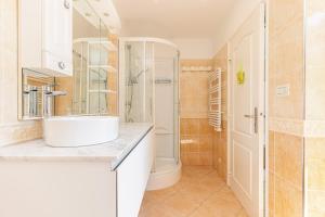 Villas VILLA CRUG HYWEL - VILLEFRANCHE-SUR-MER : photos des chambres