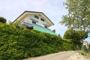 因卡塔逊住宿加早餐旅馆 - 蒙特西尔瓦诺