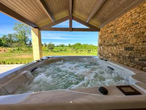 Villas Villa Sarlat ,piscine/jacuzzi : photos des chambres